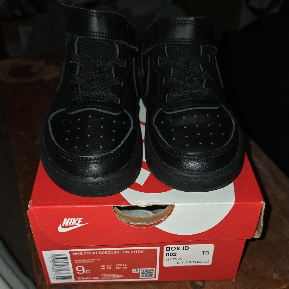 Nike Kids Black Low-Top Sneakers